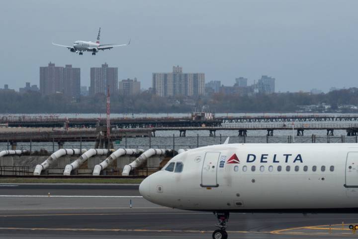 Delta lost $200M because of the record government shutdown, CEO Ed Bastian says