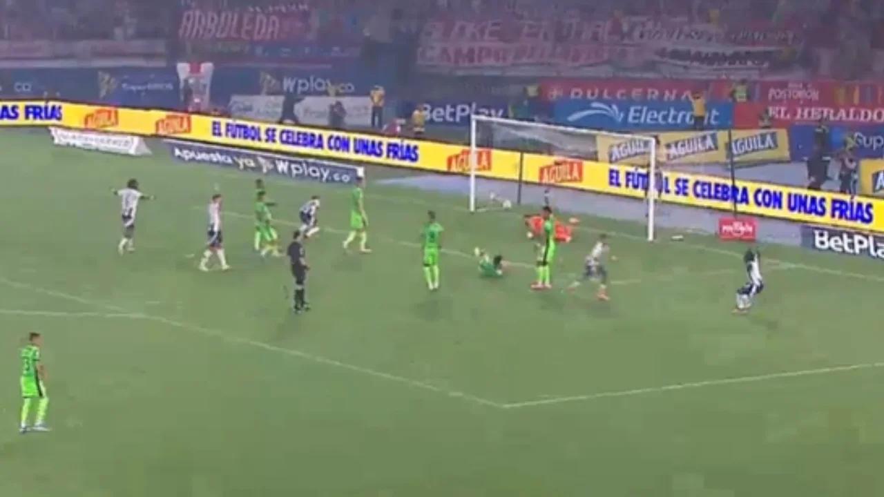 Junior anotó el primero frente a Nacional, el ‘Metro’ explotó, pero el VAR lo anuló