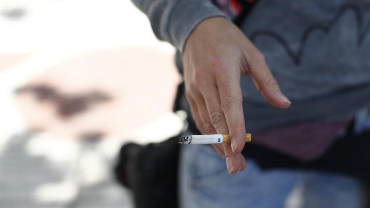 Associació contra el Càncer urge a seguir legislando contra el tabaquismo e invertir en el cribado