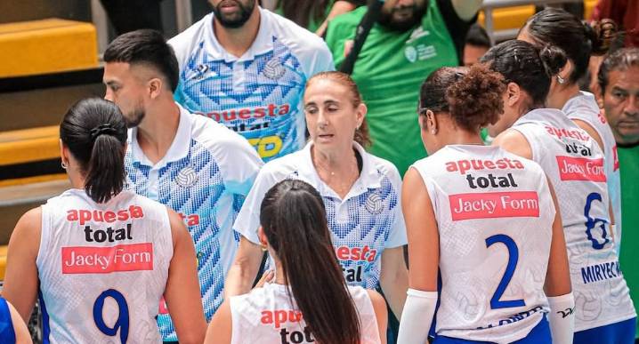 Voleibolista de Deportivo Géminis relató charla técnica de Natalia Málaga: “Nos mandó a la mie..., algunas se sintieron mal” Dominicana Katielle Alonzo contó detalles de las palabras de su entrenadora