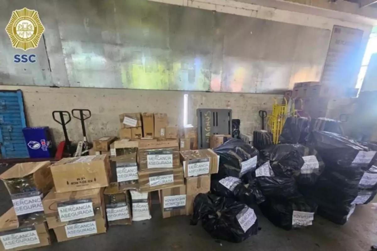 CDMX decomisa más de 400 mil cigarrillos ilegales en operativo en la Central de Abasto