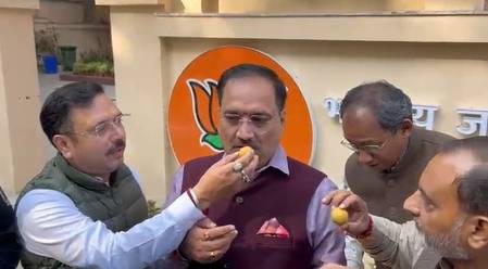 BJP sweeps seven MCD bypoll seats as AAP wins three