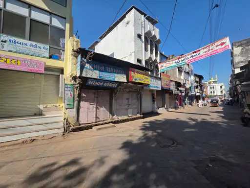 Markets in Himmatnagar observe bandh in protest against HUDA