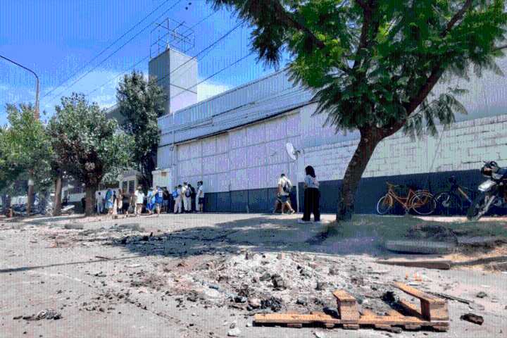 Crisis en la industria frigorífica: despidos, suspensiones y actividad en picada