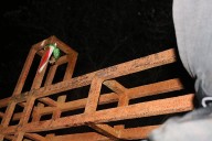 Ernai derriba una cruz en Igeldo por ser un «elemento franquista»