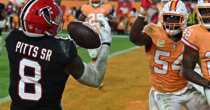 Pitts' performance is most productive by NFL tight end since 1996, helps Falcons beat Bucs