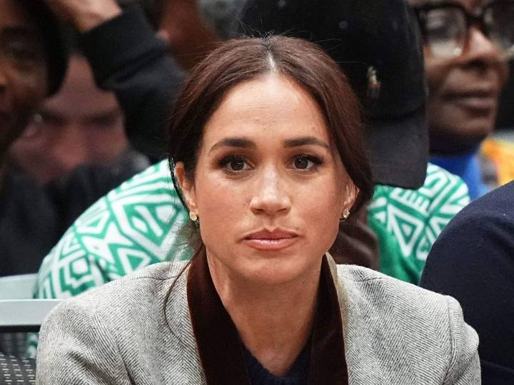 Meghan makes contact with estranged father in hospital