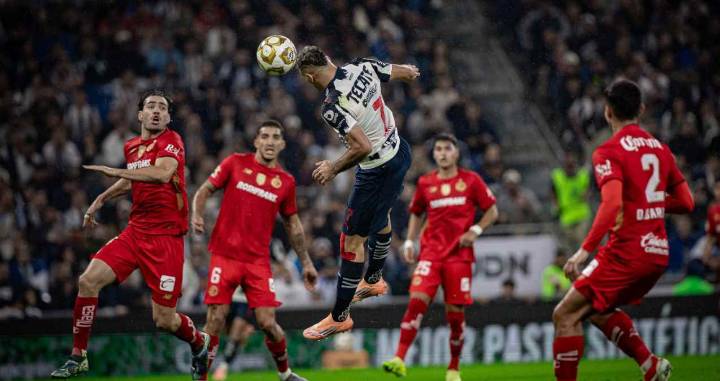 Monterrey vence a Toluca en la Ida de las semifinales del Apertura 2025