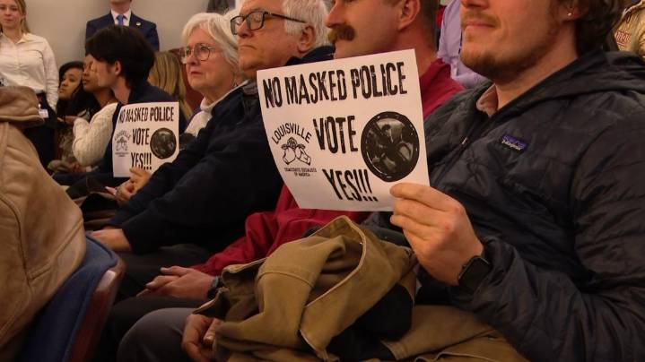 Louisville Metro Council rejects amendment limiting mask use by police, federal agents