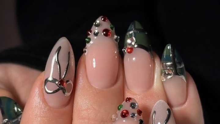 Uñas navideñas: 6 diseños de manicure elegante que se ven sofisticadas y con clase