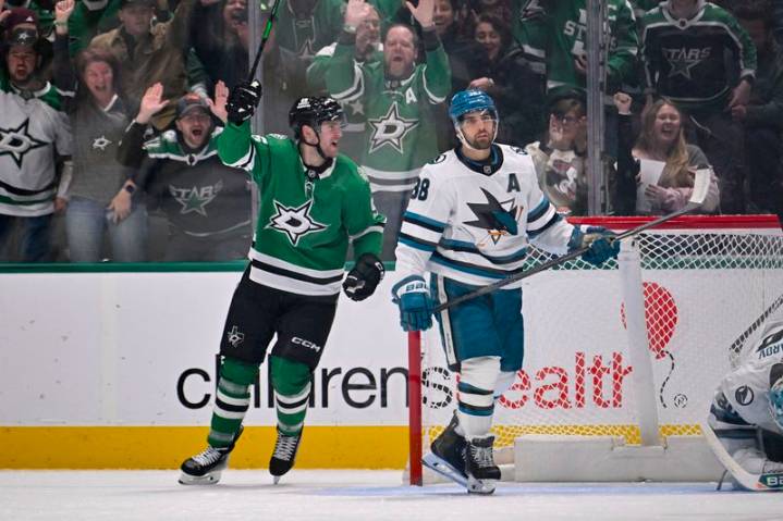 NHL roundup: Stars stomp Sharks, extend point streak to 9 games