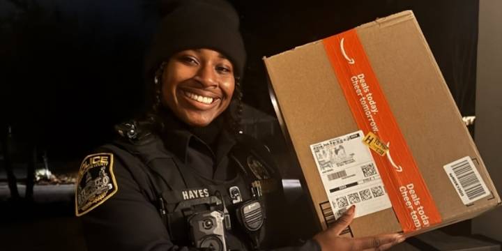 Ga. cops deliver parcels after van driver quits on the spot