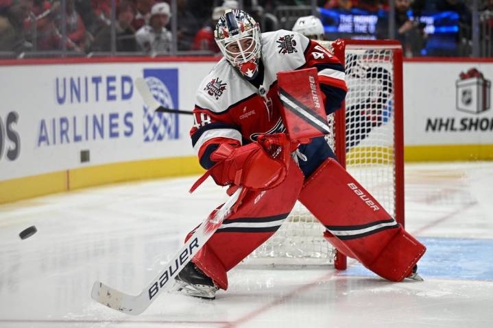 Thompson earns his 100th win as Capitals down Blue Jackets 2