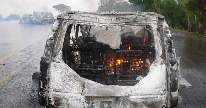 Investiga FGR delincuencia organizada tras explosión de auto en Coahuayana