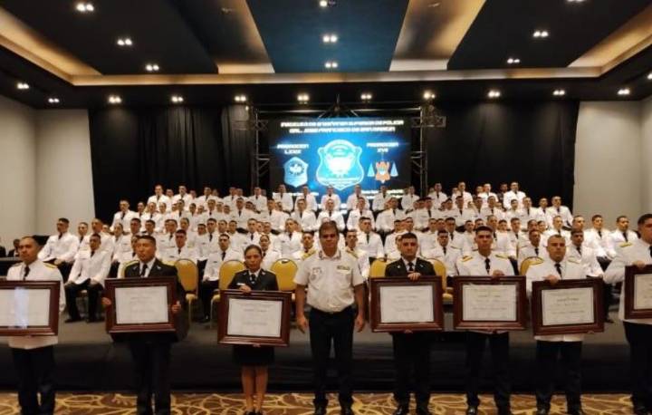 Egresaron 141 oficiales del IES que se sumarán al trabajo de las comisarías de la provincia