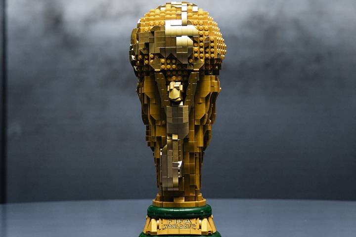 LEGO y FIFA lanzan el trofeo oficial de la Copa Mundial 2026 en una réplica a tamaño real