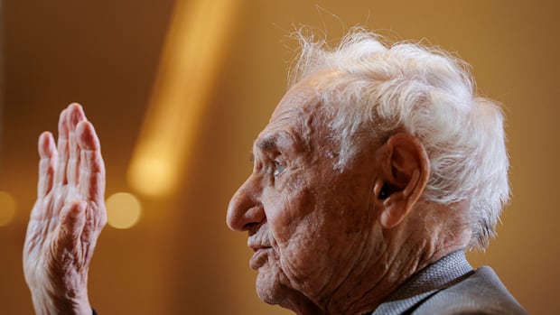 Renowned Toronto-born architect Frank Gehry dead at 96