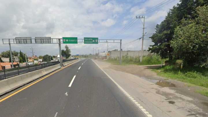 Camioneta Embiste a Peregrinos en Carretera México-Veracruz; Una Mujer Murió y Hay Otro Herido