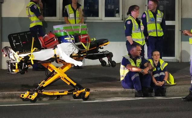 Gunmen kill 10 people at Sydney’s Bondi Beach