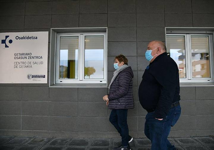 La incidencia de la gripe se duplica en Gipuzkoa: Osakidetza recomienda la mascarilla si hay síntomas