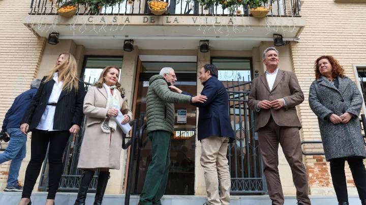 Pérez Llorca visita la zona cero de la dana en su primera salida como president