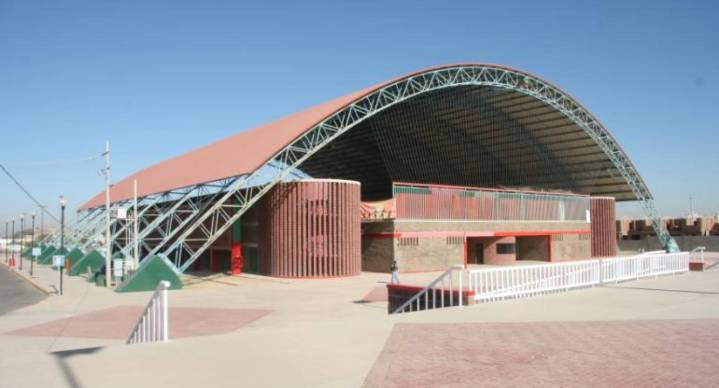 Inician trabajos de rehabilitación en la unidad Ana Gabriela Guevara tras denuncias de abandono por padres de familia