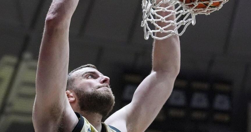 Oscar Cluff scores 22, Braden Smith reaches new milestone as No. 6 Purdue beats Marquette 79