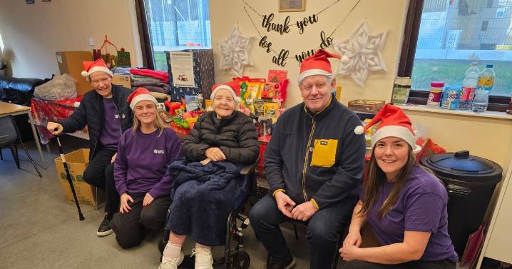 Erskine veterans treated to Christmas lunch at Glasgow animal rehoming centre
