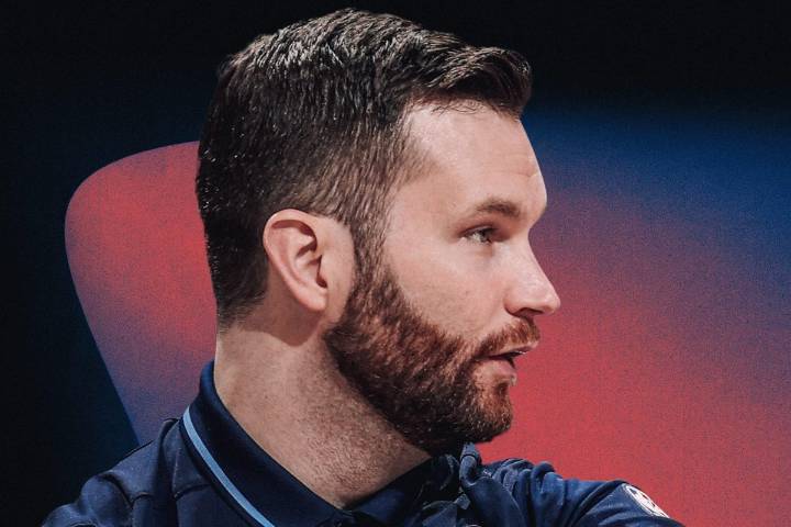 The 3 leadership lessons an NBA coach learned from billion