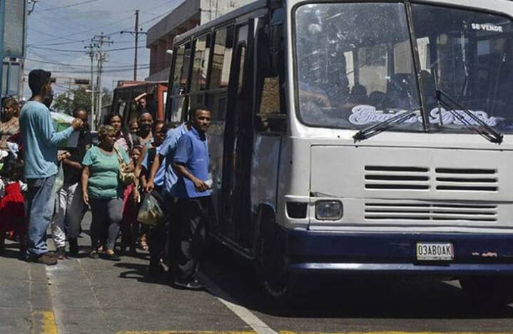 En Caroní expresaron desacuerdo ante posible ajuste de pasaje