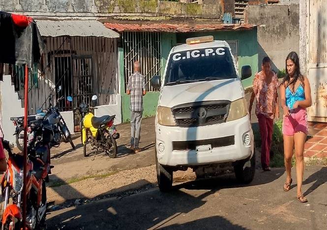 Vecinos hallan sin vida a un hombre de 70 años en...