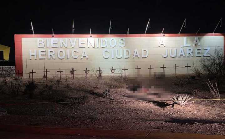 Localizan tres cuerpos mutilados cerca del acceso a Ciudad Juárez