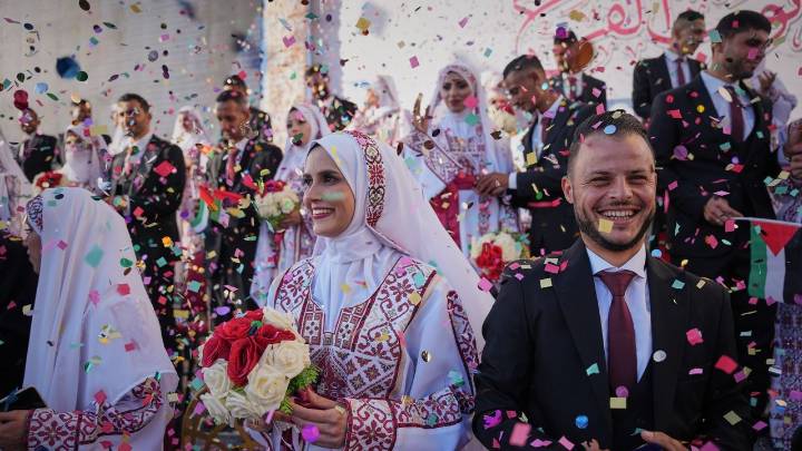 Mass wedding in Gaza celebrates new life after years of war and tragedy