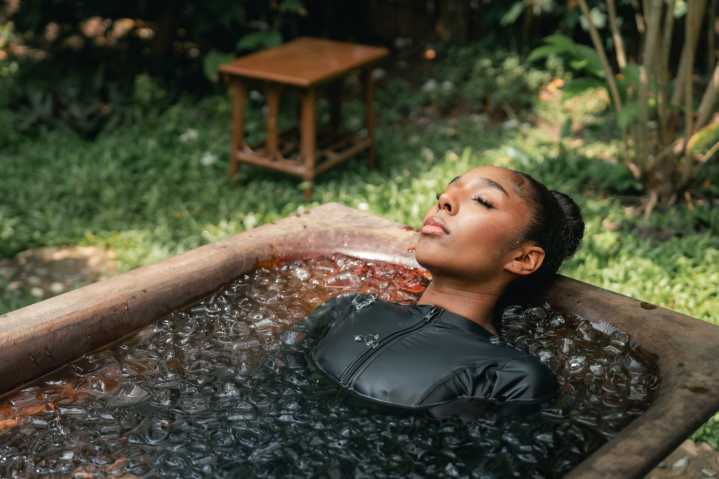 How to Cold Plunge Like a Wellness Psycho (And What It Actually Does to You)