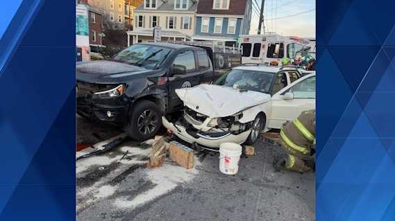 1 injured after two-vehicle crash along busy intersection in Shaler Township