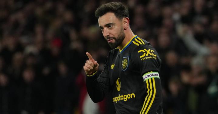 Fernandes double helps Man United to 4-1 win as Wolves’ misery continues