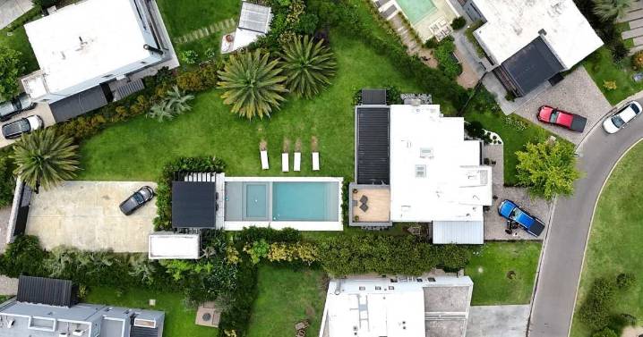 Causa AFA: allanaron otro country y descubrieron una casa «escondida» a nombre de los presuntos testaferros de Chiqui Tapia