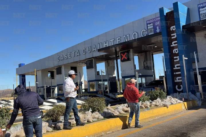 Venden agricultores 25 toneladas de frijol durante manifestación