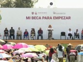 Brugada entrega tarjetas de “Mi Beca para Empezar” a nuevos beneficiarios de preescolar y primaria