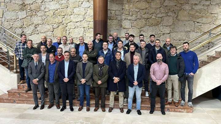 El SIPLA celebra sus 30 años y homenajea a los agentes jubilados en el Auditorio de Oviedo