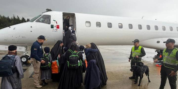 Colombia expulsó a nueve integrantes de la secta Lev Tahor y entregó a los 17 menores rescatados a autoridades de EE.UU.