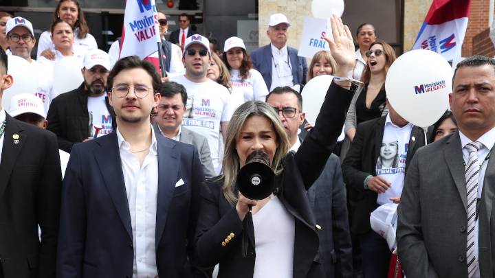 Vicky Dávila radicó 1,3 millones de firmas para avalar su candidatura presidencial: “Nos inspira la lucha de años de María Corina Machado”