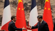 Macron aterriza en China para discutir con Xi Jinping sobre comercio y la guerra de Ucrania