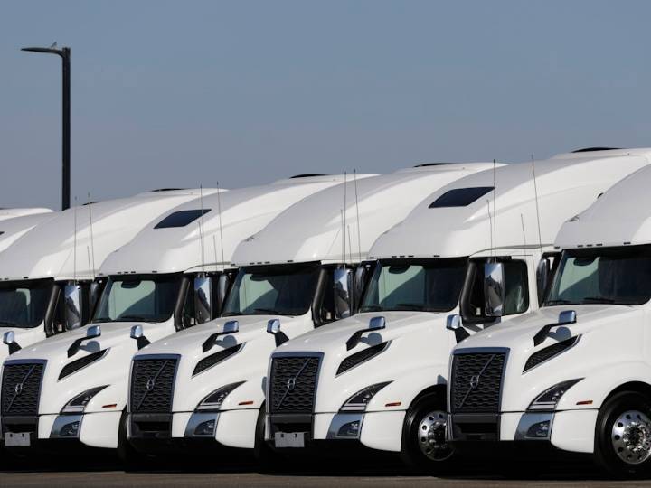 Thousands of U.S. trucking schools could lose accreditation under DOT crackdown