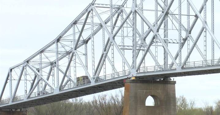 Officials urge cooperation during Dec. 18 Lansing Bridge demolition