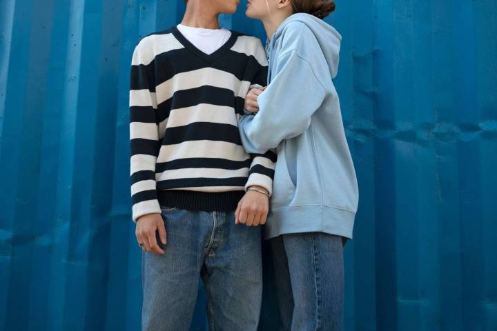 Mom Realizes Her Son's Girlfriend Is Wearing His Clothes, Grows Concerned