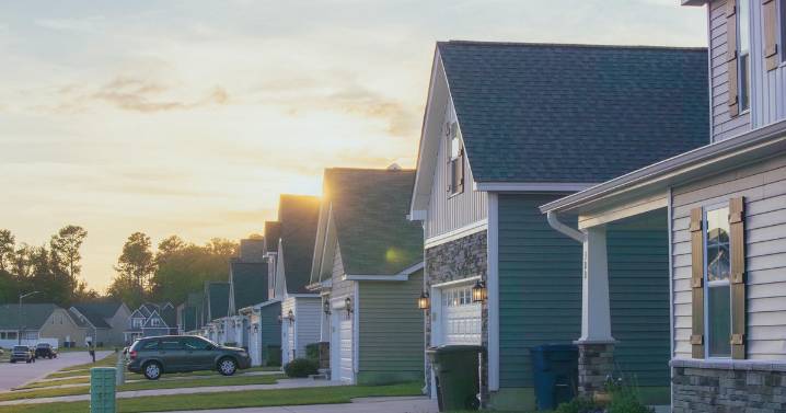 What are today's mortgage interest rates: December 3, 2025?