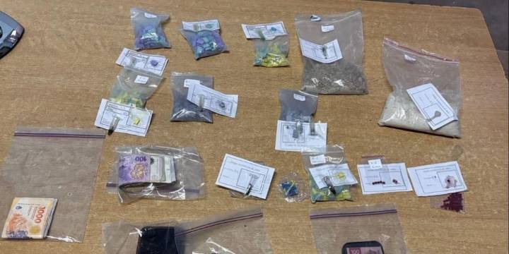 Seguirá preso el hombre que llevaba éxtasis y ketamina por $50 millones en el auto en el que iba su hija de 4 años