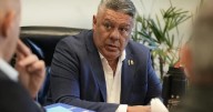 En pleno conflicto con Claudio Tapia, el Gobierno descartó cualquier posibilidad de intervenir la AFA