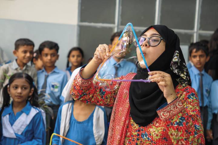 Science educator helps Pakistani children ‘imagine solutions’